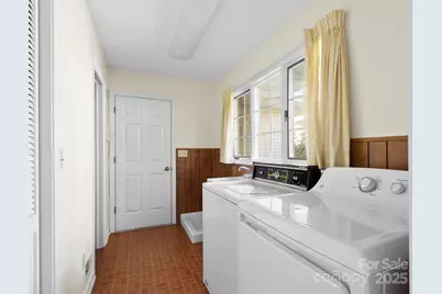 110 Yardley Court, Hendersonville, NC 28739 - Photo 15