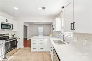 9401 Elvis Dr, Charlotte, NC 28215 - Photo 15