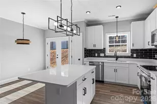 2328 Summerlin St, Winston Salem, NC 27103 - Photo 9