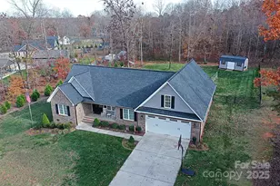 2124 Layton Ln, Newton, NC 28658 - Photo 5