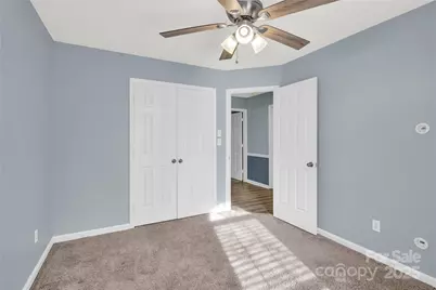 10402 Rolling Glen Court, Charlotte, NC 28214 - Photo 17