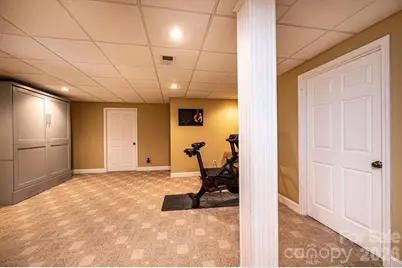 560 20th Avenue Court NW, Hickory, NC 28601 - Photo 37