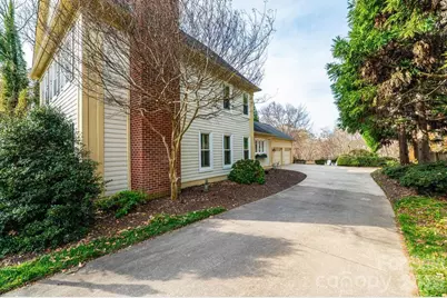 560 20th Avenue Court NW, Hickory, NC 28601 - Photo 45