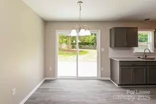 5015 Rivergreen Ln, Charlotte, NC 28227 - Photo 5