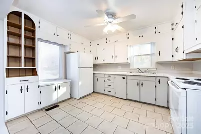 1027 Holland Avenue, Gastonia, NC 28052 - Photo 7