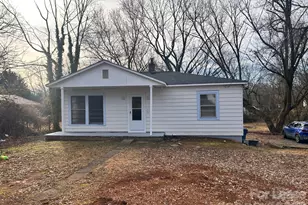 1831 13th Ave SW, Hickory, NC 28602 - Photo 1