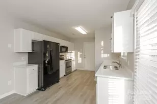 5728 Fairchase Ave, Charlotte, NC 28269 - Photo 7