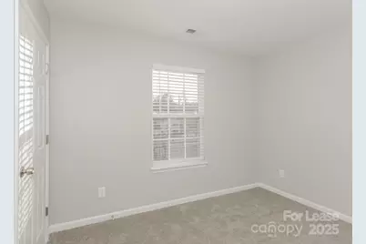 5728 Fairchase Avenue, Charlotte, NC 28269 - Photo 11
