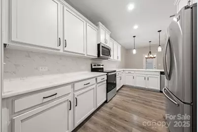 4224 Stockbrook Drive, Charlotte, NC 28215 - Photo 5