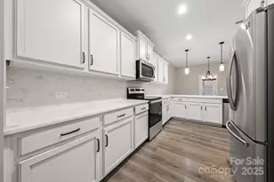 4224 Stockbrook Dr, Charlotte, NC 28215 - Photo 5