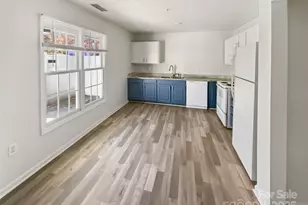 2118 Augusta St, Charlotte, NC 28216 - Photo 9