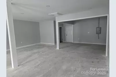 956 N Cannon Boulevard, Kannapolis, NC 28081 - Photo 1