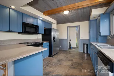 400 Three Dog Mountain Road, Bakersville, NC 28705 - Photo 15