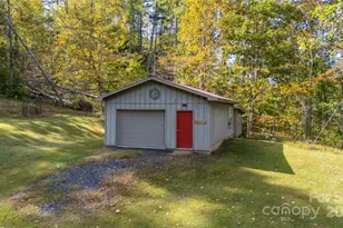 400 Three Dog Mountain Rd, Bakersville, NC 28705 - Photo 43