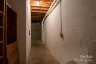 400 Three Dog Mountain Rd, Bakersville, NC 28705 - Photo 31