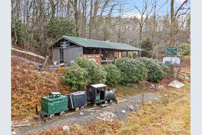 74 George Street, Spruce Pine, NC 28777 - Photo 3