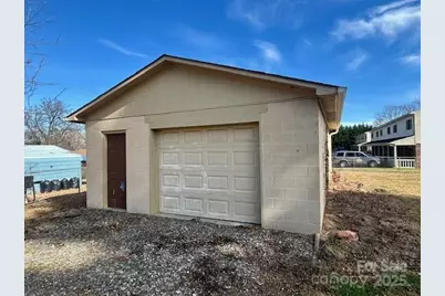 325 Sheldon Street, Hudson, NC 28638 - Photo 15