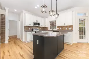 884 Clonmel Dr, Matthews, NC 28104 - Photo 13