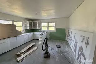 612 Washington Ave NW, Valdese, NC 28690 - Photo 13