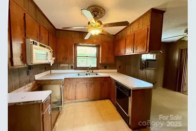 365 Ollis Road, Spruce Pine, NC 28777 - Photo 5