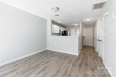 6856 Cypress Tree Lane, Charlotte, NC 28215 - Photo 5