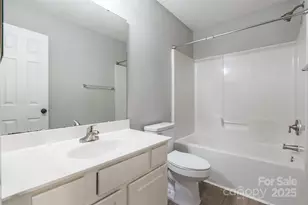 6856 Cypress Tree Ln, Charlotte, NC 28215 - Photo 13