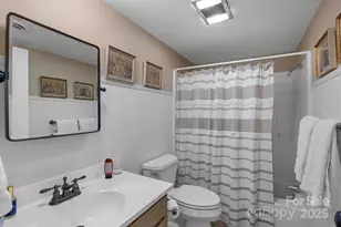 16 Lakemoor Ln, Hendersonville, NC 28739 - Photo 19