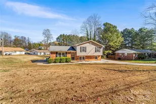 1401 Southwest Blvd, Newton, NC 28658 - Photo 1