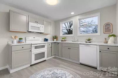 4647 16th Street Drive NE, Hickory, NC 28601 - Photo 3