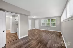 102 Maxine St, Spartanburg, SC 29302 - Photo 13