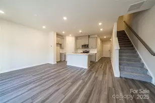 8012 Hidden Spgs Trl, Charlotte, NC 28216 - Photo 5