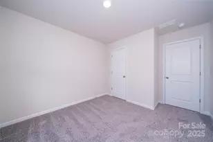 8016 Hidden Spgs Trl, Charlotte, NC 28216 - Photo 15