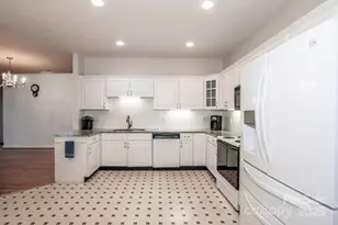 8320 Highland Glen Dr, Charlotte, NC 28269 - Photo 15