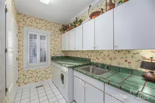 42 Tiverton Ln, Asheville, NC 28803 - Photo 15