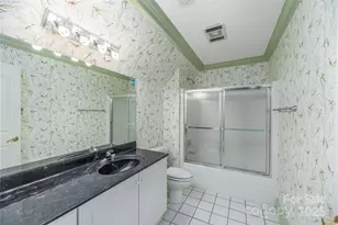 42 Tiverton Ln, Asheville, NC 28803 - Photo 25