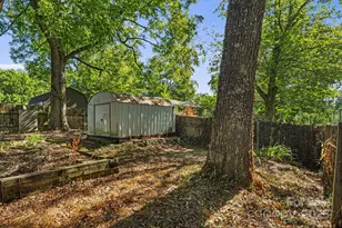 609 Maple St, Brevard, NC 28712 - Photo 23