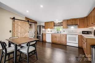 37 Bittersweet Dr, Hendersonville, NC 28792 - Photo 3