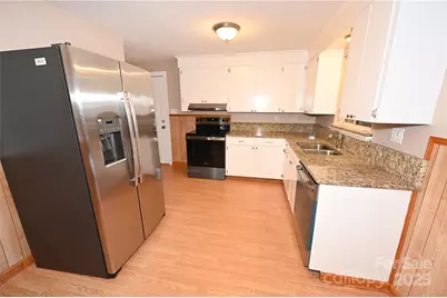 648 7th Avenue SE, Hickory, NC 28602 - Photo 7