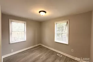 1142 Mona Dr, Charlotte, NC 28206 - Photo 13