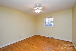 1405 Forest Park Dr, Statesville, NC 28677 - Photo 11