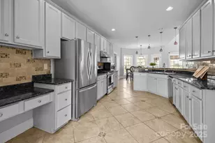 4424 Sunset Rose Dr, Fort Mill, SC 29708 - Photo 9