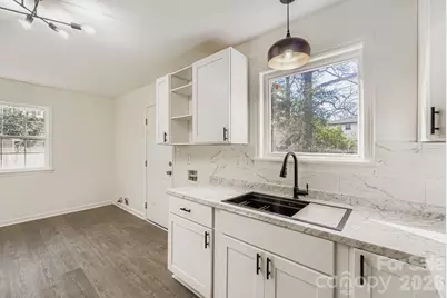 6104 Bridlewood Lane, Charlotte, NC 28215 - Photo 15