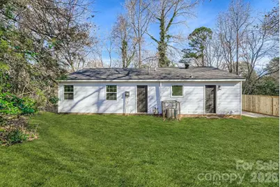6104 Bridlewood Lane, Charlotte, NC 28215 - Photo 29