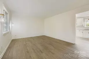 6104 Bridlewood Ln, Charlotte, NC 28215 - Photo 9