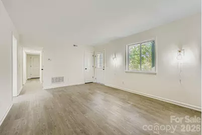 6104 Bridlewood Lane, Charlotte, NC 28215 - Photo 7