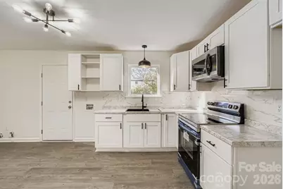 6104 Bridlewood Lane, Charlotte, NC 28215 - Photo 13