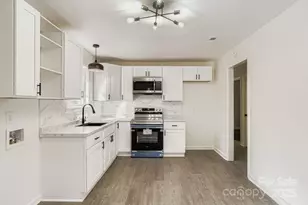 6104 Bridlewood Ln, Charlotte, NC 28215 - Photo 13