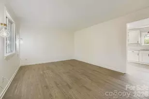 6104 Bridlewood Ln, Charlotte, NC 28215 - Photo 9