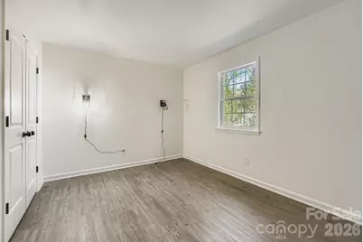 6104 Bridlewood Lane, Charlotte, NC 28215 - Photo 23