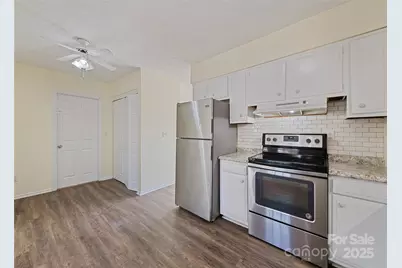 129 Willowbrook Road, Hendersonville, NC 28792 - Photo 9